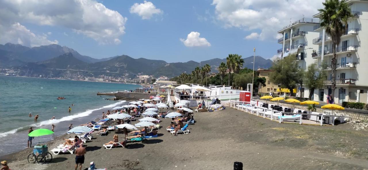 Holiday Home Casa Vacanze Salerno Eksteriør bilde