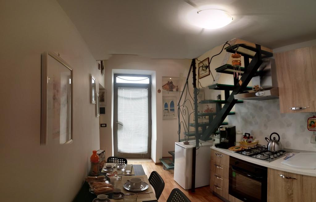 Holiday Home Casa Vacanze Salerno Eksteriør bilde